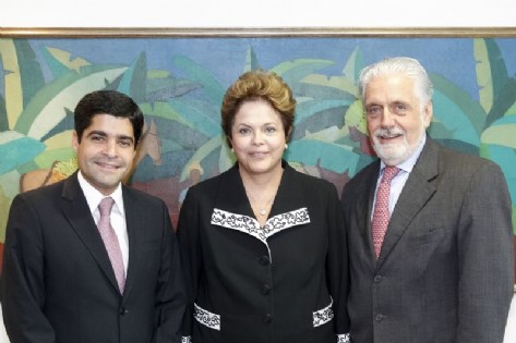 ACM Neto se encontra com Dilma e Wagner