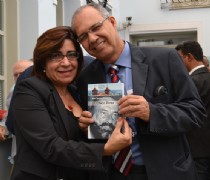 Políticos prestigiam lançamento da biografia de Chico Pinto