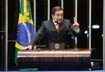Pinheiro se manifesta sobre sucessão ao governo no Senado