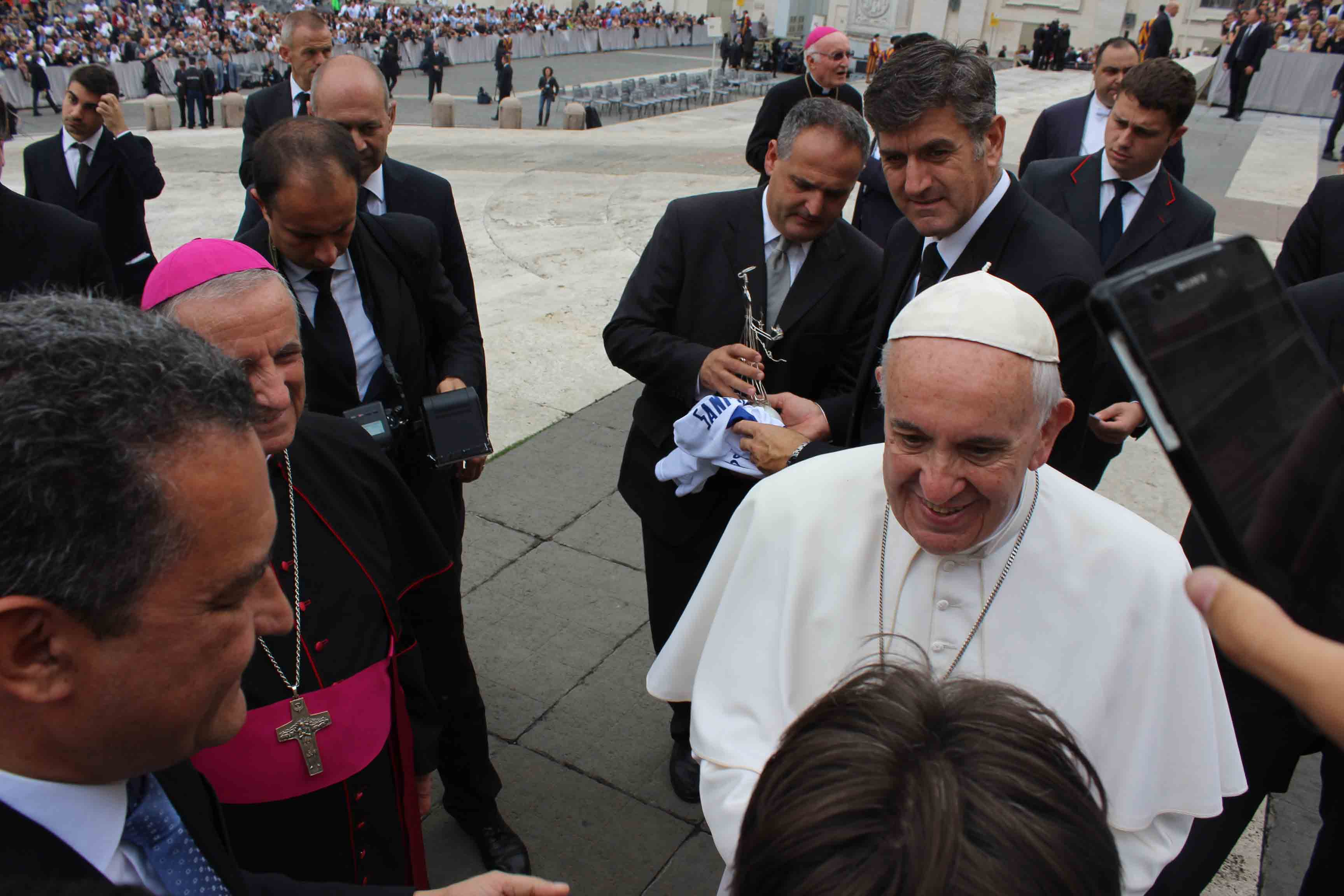Governador convida o Papa para visitar as Obras Sociais Irm Dulce