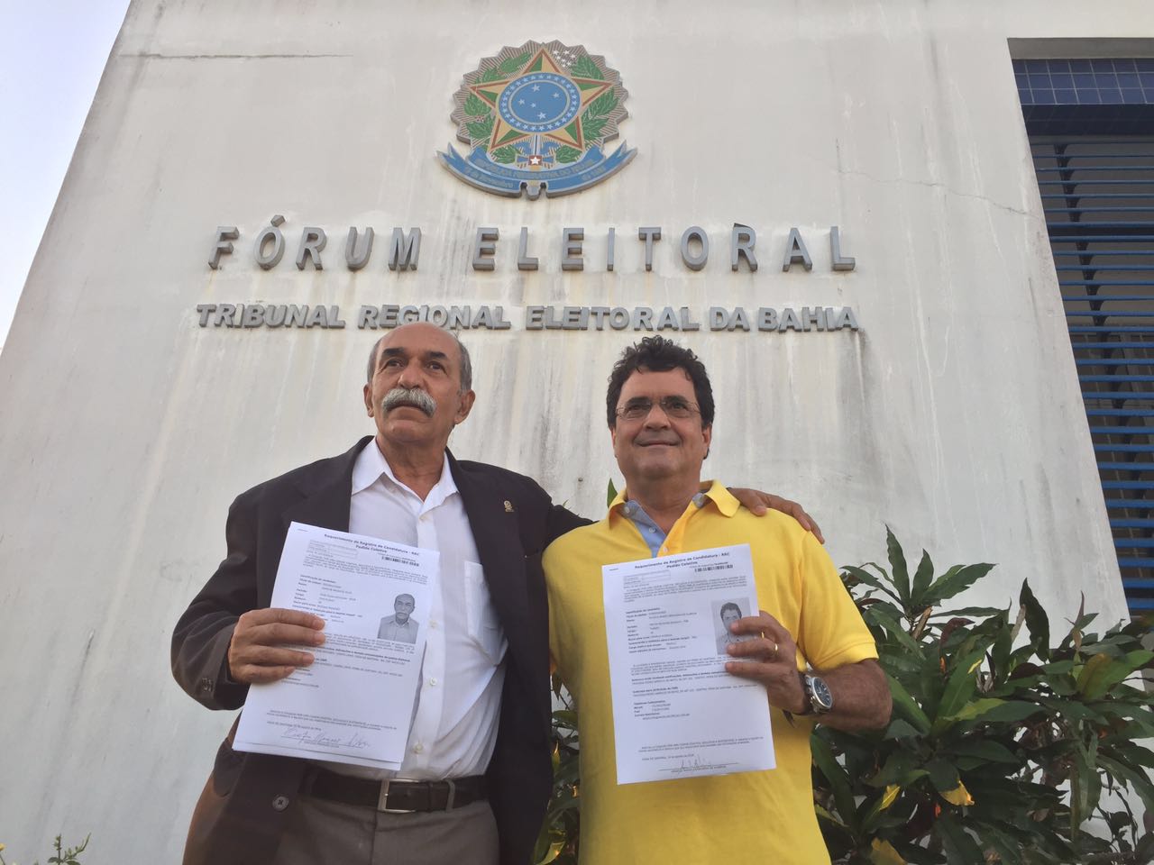 Angelo Almeida e Pastor Enoque registram candidatura no TRE