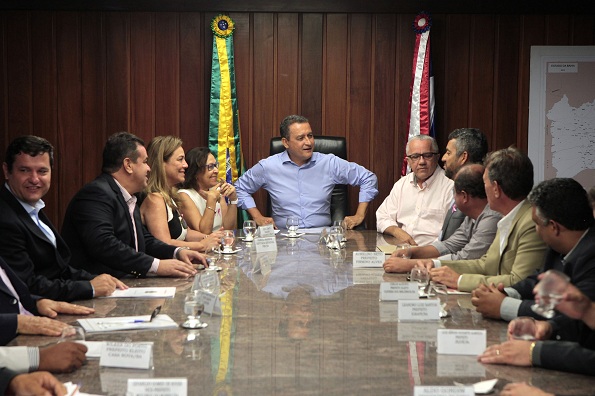 Governador Rui Costa recebe em audiência os prefeitos eleitos do PSB