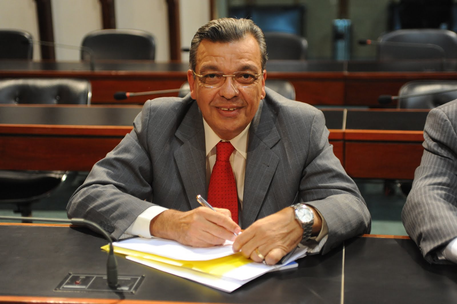 Targino Machado critica falta de produtividade da Assembleia 