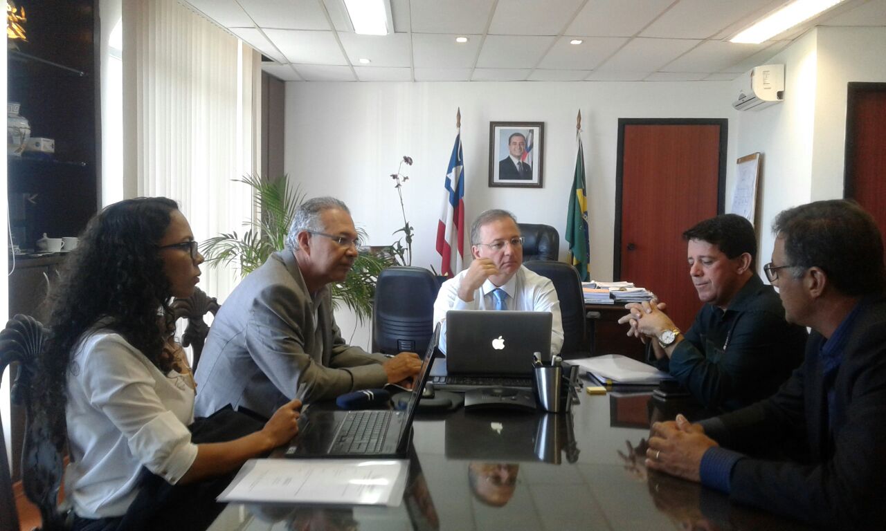 Deputado promove reunio entre secretrio de Sade e prefeitos